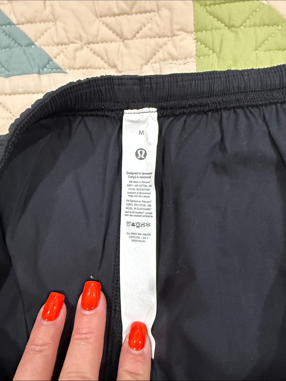 Relaxed Drawstring Shorts - Black - Picture 5 of 6